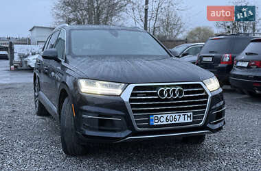 Внедорожник / Кроссовер Audi Q7 2016 в 