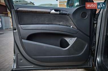 Внедорожник / Кроссовер Audi Q7 2014 в 