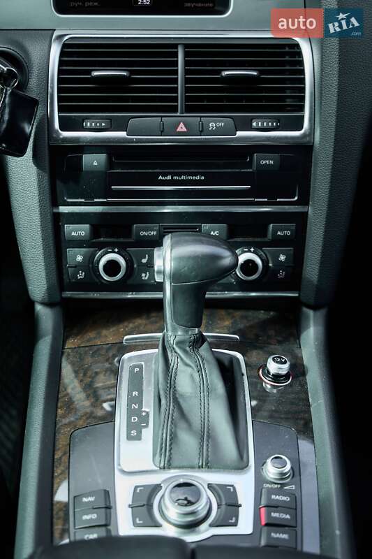 Позашляховик / Кросовер Audi Q7 2014 в Львові