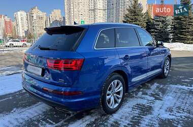 Внедорожник / Кроссовер Audi Q7 2016 в 
