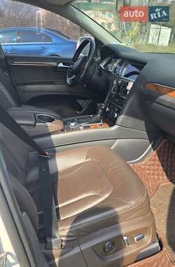 Внедорожник / Кроссовер Audi Q7 2015 в 
