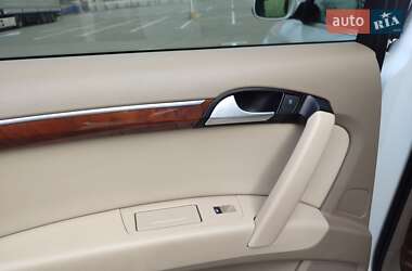 Внедорожник / Кроссовер Audi Q7 2013 в 