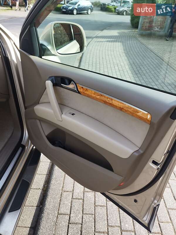 Внедорожник / Кроссовер Audi Q7 2007 в Ровно