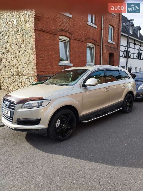 Внедорожник / Кроссовер Audi Q7 2007 в Ровно