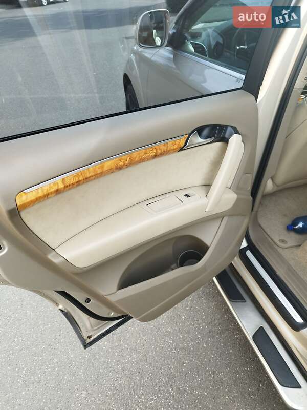 Внедорожник / Кроссовер Audi Q7 2007 в Ровно