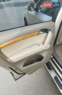 Внедорожник / Кроссовер Audi Q7 2007 в 