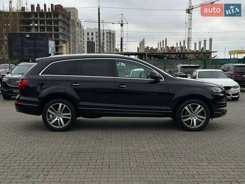 Позашляховик / Кросовер Audi Q7 2015 в Луцьку