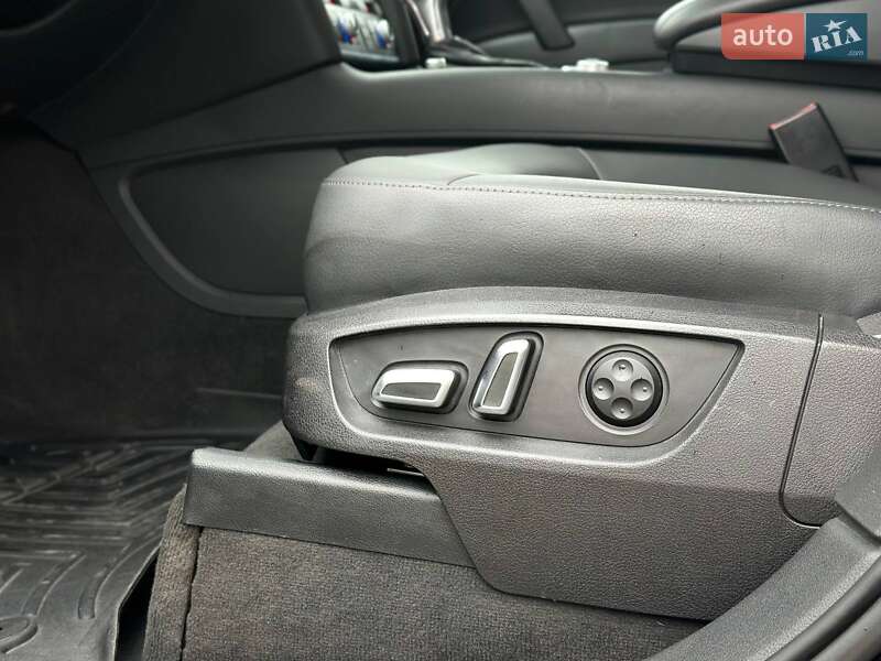 Позашляховик / Кросовер Audi Q7 2015 в Луцьку