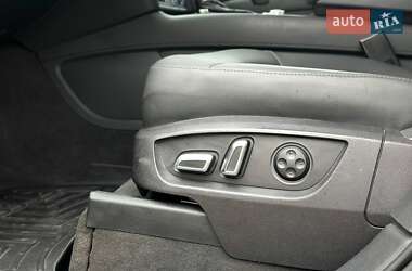 Внедорожник / Кроссовер Audi Q7 2015 в 