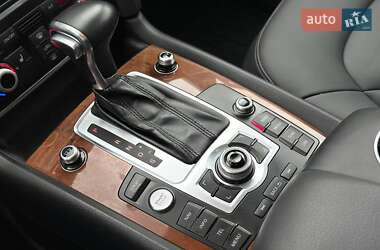 Внедорожник / Кроссовер Audi Q7 2015 в 