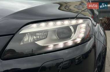 Внедорожник / Кроссовер Audi Q7 2015 в 