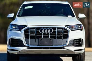 Внедорожник / Кроссовер Audi Q7 2021 в 