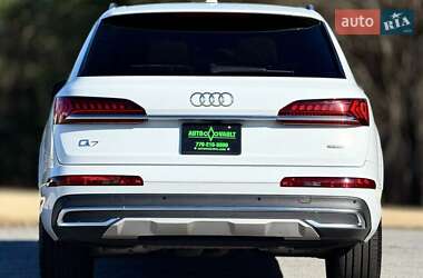 Внедорожник / Кроссовер Audi Q7 2021 в 