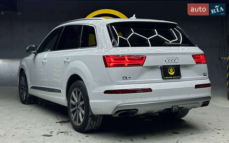 Позашляховик / Кросовер Audi Q7 2018 в Чернівцях