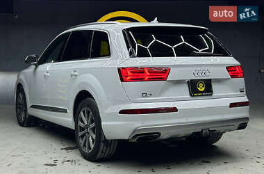 Внедорожник / Кроссовер Audi Q7 2018 в 