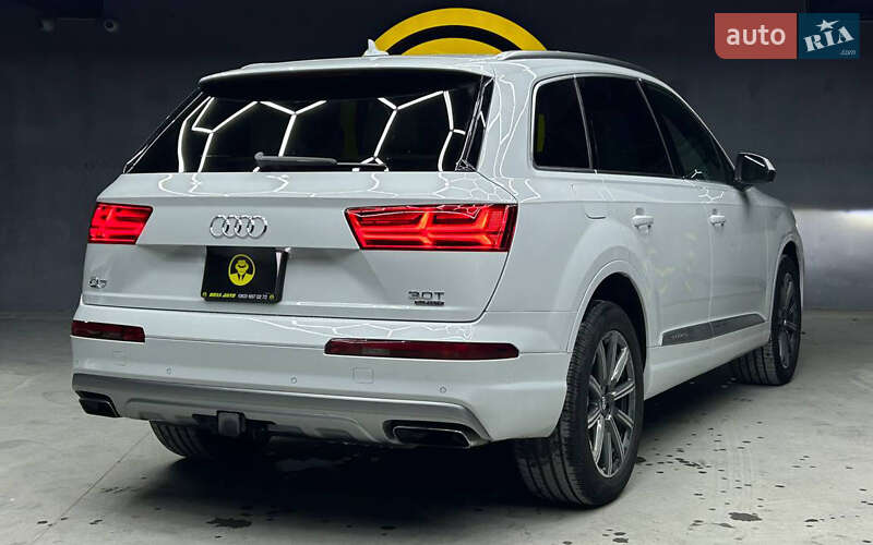 Позашляховик / Кросовер Audi Q7 2018 в Чернівцях