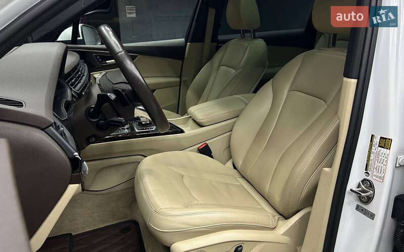 Позашляховик / Кросовер Audi Q7 2018 в Чернівцях
