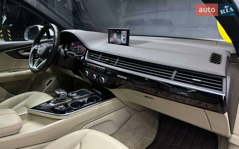 Позашляховик / Кросовер Audi Q7 2018 в Чернівцях