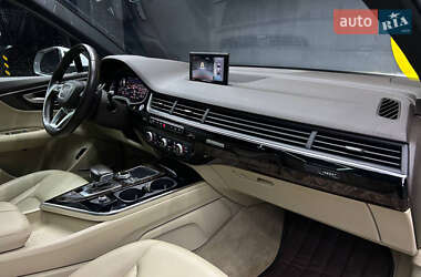 Внедорожник / Кроссовер Audi Q7 2018 в 