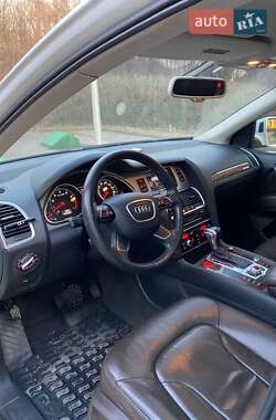 Позашляховик / Кросовер Audi Q7 2015 в 