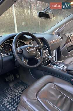 Позашляховик / Кросовер Audi Q7 2015 в 