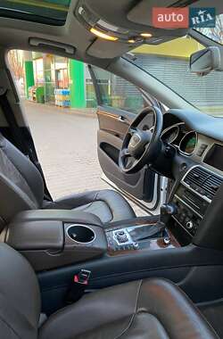 Позашляховик / Кросовер Audi Q7 2015 в 