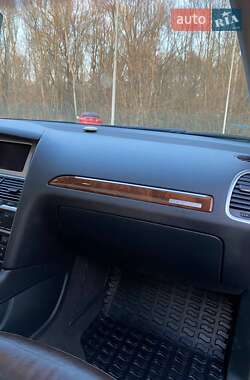 Позашляховик / Кросовер Audi Q7 2015 в 