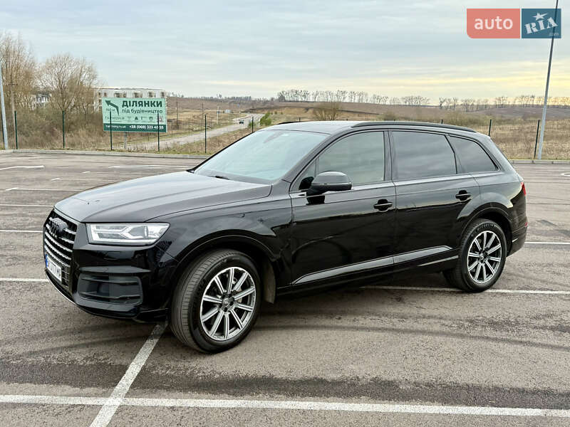 Внедорожник / Кроссовер Audi Q7 2017 в Ровно