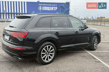 Позашляховик / Кросовер Audi Q7 2017 в 