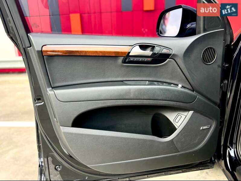 Внедорожник / Кроссовер Audi Q7 2014 в Киеве