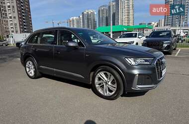 Внедорожник / Кроссовер Audi Q7 2020 в 