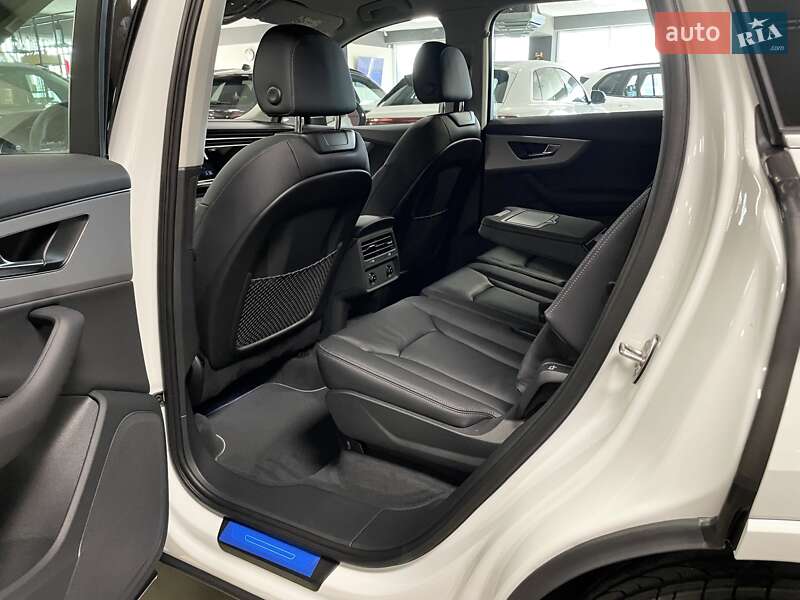 Позашляховик / Кросовер Audi Q7 2025 в Львові