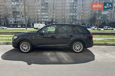 Внедорожник / Кроссовер Audi Q7 2016 в 