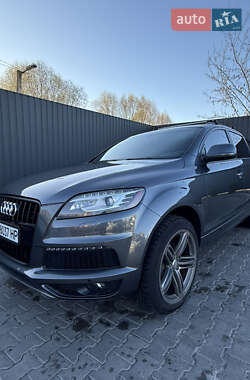 Позашляховик / Кросовер Audi Q7 2015 в 