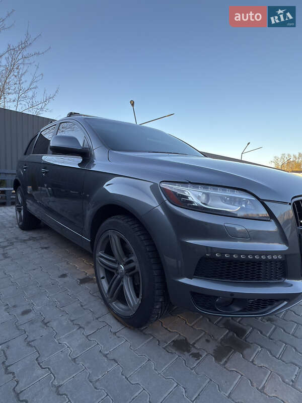 Позашляховик / Кросовер Audi Q7 2015 в Києві