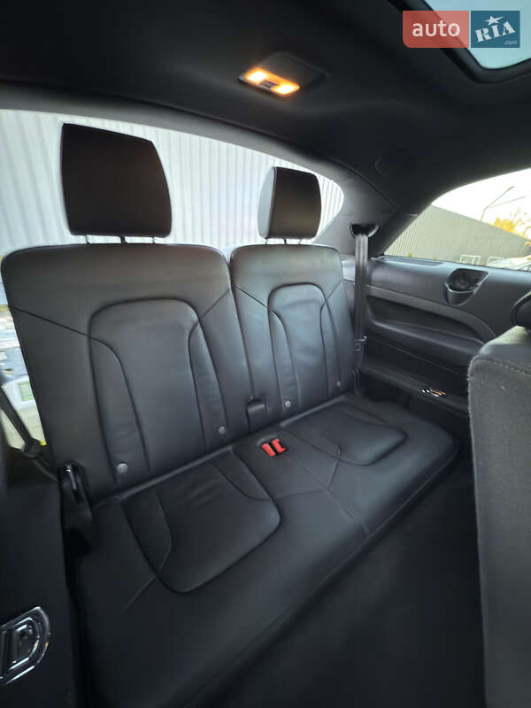 Позашляховик / Кросовер Audi Q7 2015 в Києві