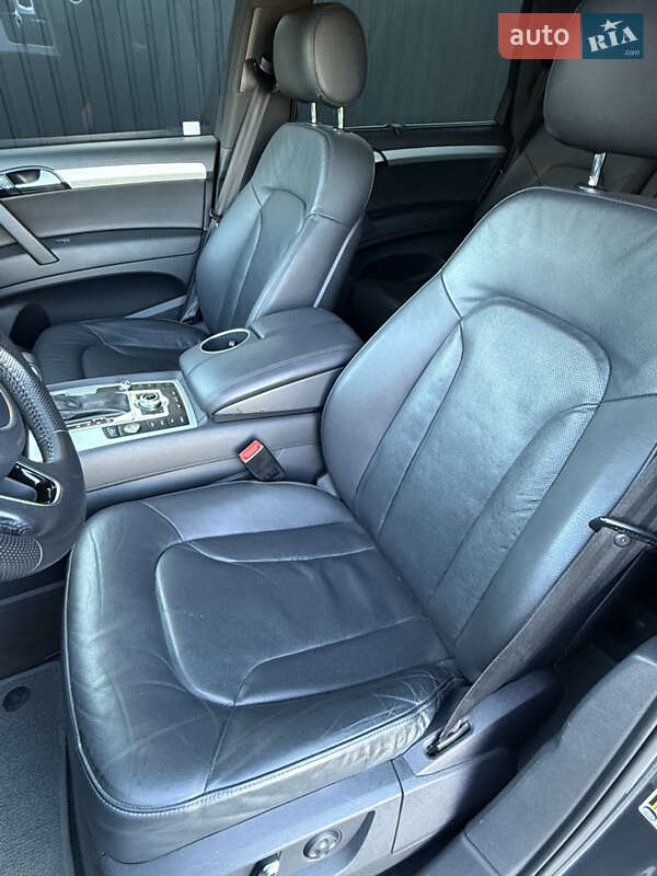 Позашляховик / Кросовер Audi Q7 2015 в Києві