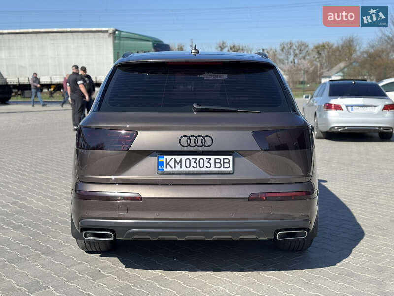 Внедорожник / Кроссовер Audi Q7 2018 в Звягеле