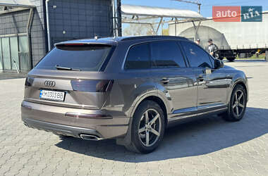 Внедорожник / Кроссовер Audi Q7 2018 в 