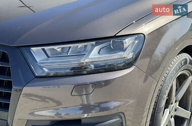 Внедорожник / Кроссовер Audi Q7 2018 в 