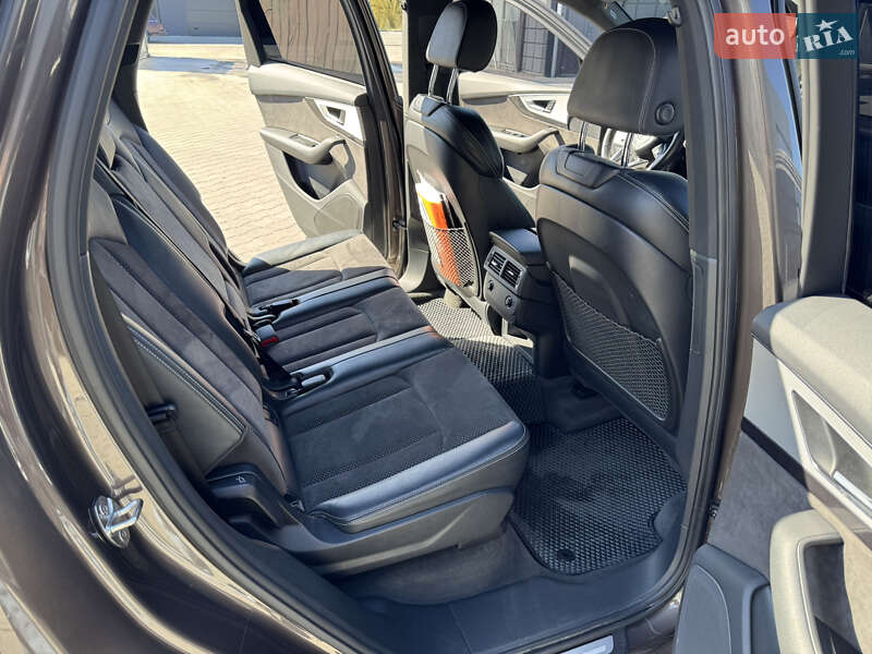 Внедорожник / Кроссовер Audi Q7 2018 в Звягеле