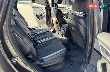 Внедорожник / Кроссовер Audi Q7 2018 в 
