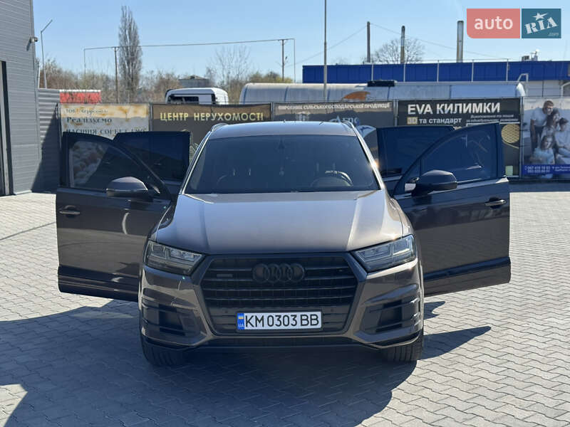 Внедорожник / Кроссовер Audi Q7 2018 в Звягеле