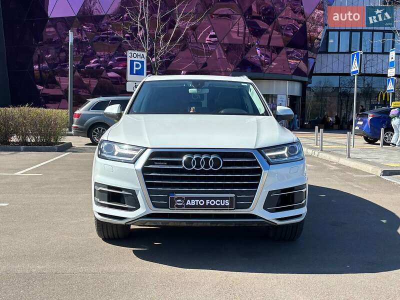 Позашляховик / Кросовер Audi Q7 2016 в Києві