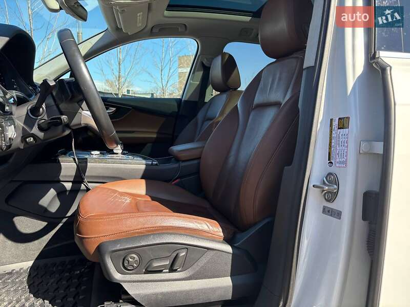 Позашляховик / Кросовер Audi Q7 2016 в Києві
