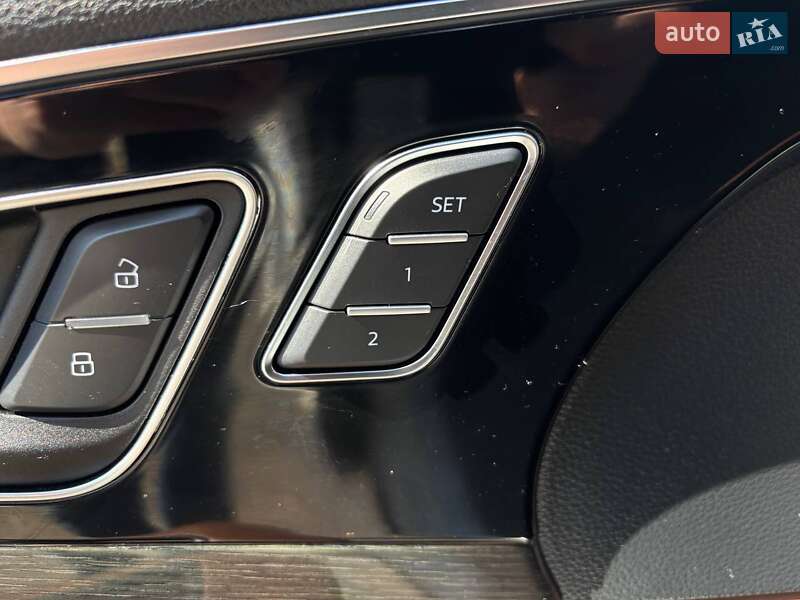 Позашляховик / Кросовер Audi Q7 2016 в Києві