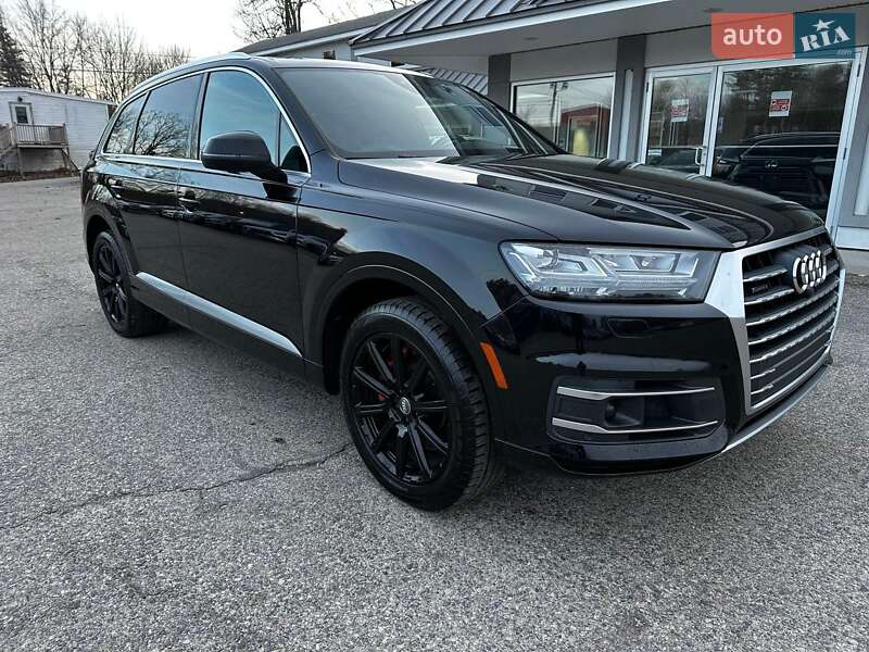 Внедорожник / Кроссовер Audi Q7 2017 в 