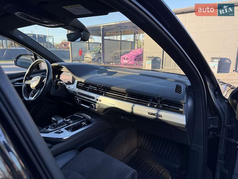 Позашляховик / Кросовер Audi Q7 2016 в Вінниці