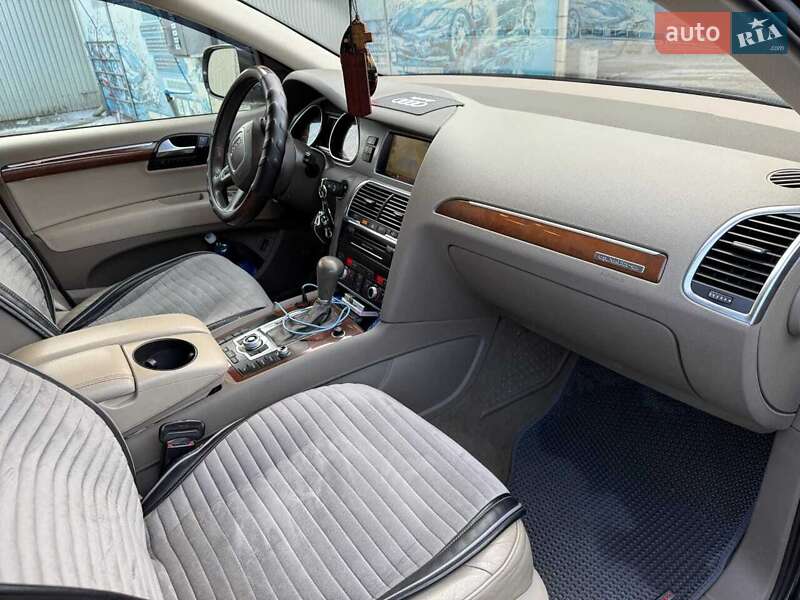 Позашляховик / Кросовер Audi Q7 2011 в Чемерівцях
