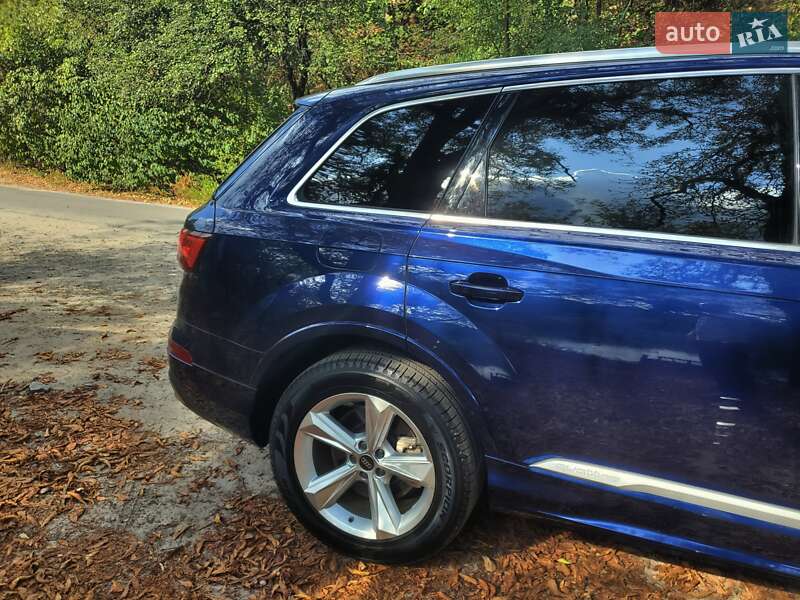 Позашляховик / Кросовер Audi Q7 2022 в Києві